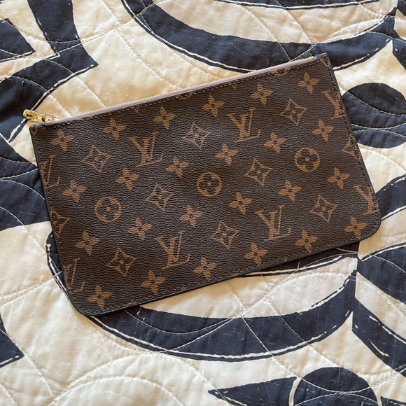 Louis Vuitton Handbags - Louis Vuitton Pochette Neverfull GM Monogram Pouch Clutch Wristlet